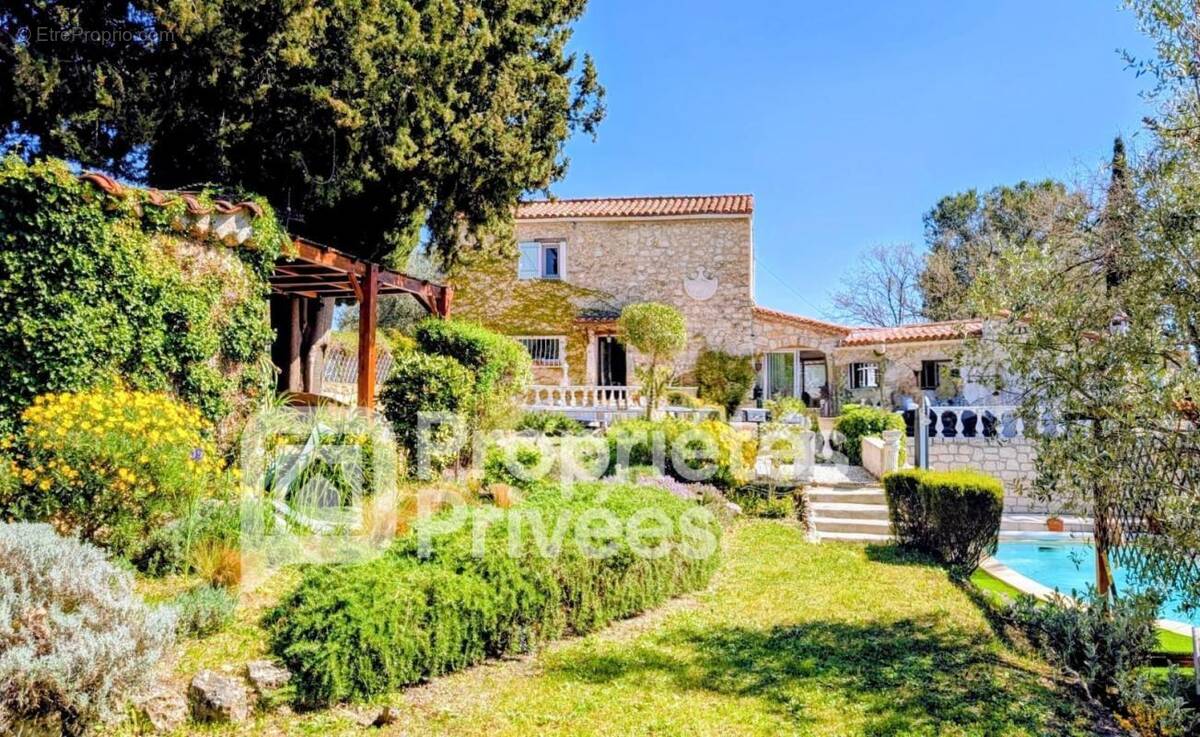 Maison à MONTAUROUX