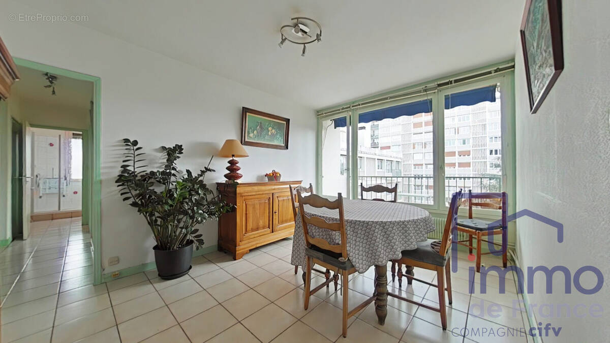 Appartement à SAINT-ETIENNE