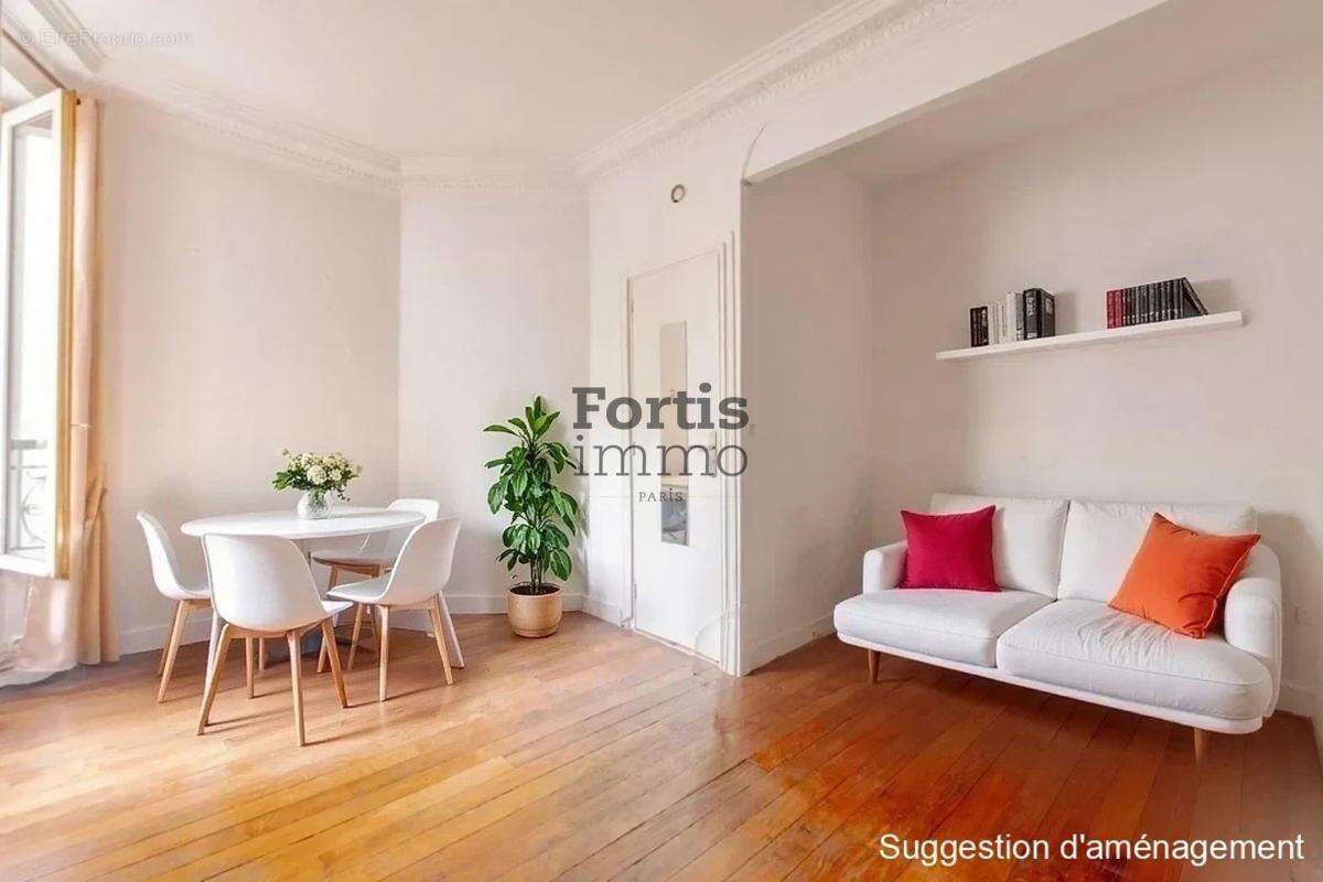 Appartement à PARIS-14E