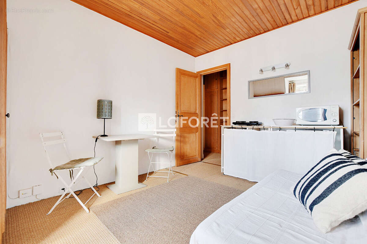 Appartement à PARIS-7E