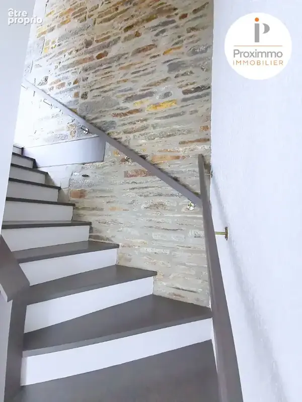 Caractère, charme et rénovation de qualité au coeur de carentoir - photo 9