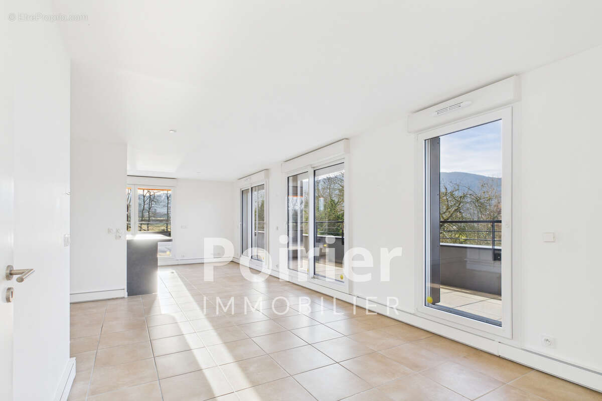 Appartement à SCIEZ