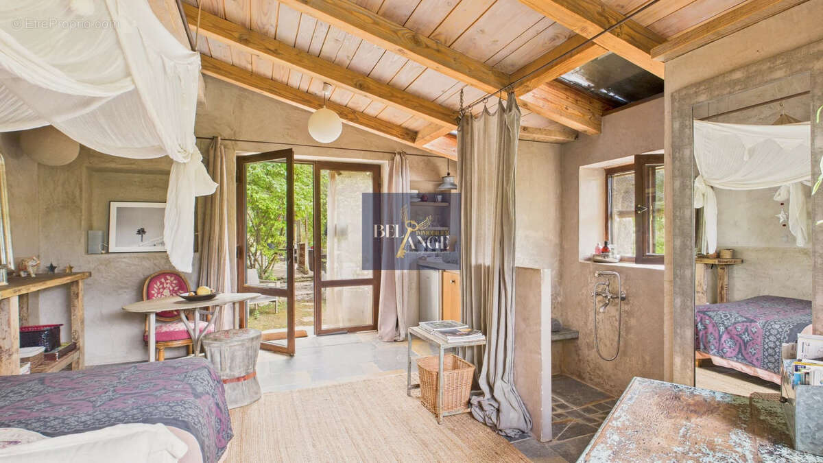 Maison à SAINT-ANDRE-DE-CRUZIERES