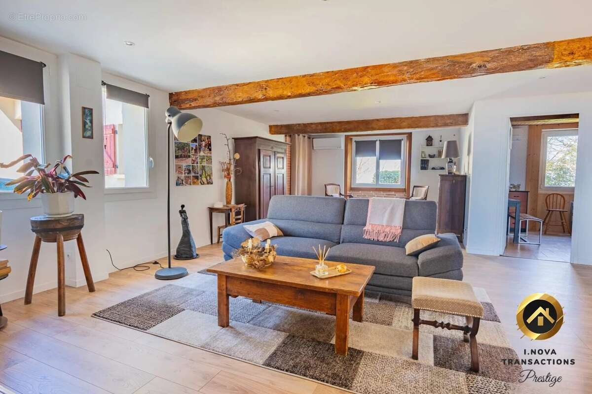 Maison à MONTESQUIEU-VOLVESTRE