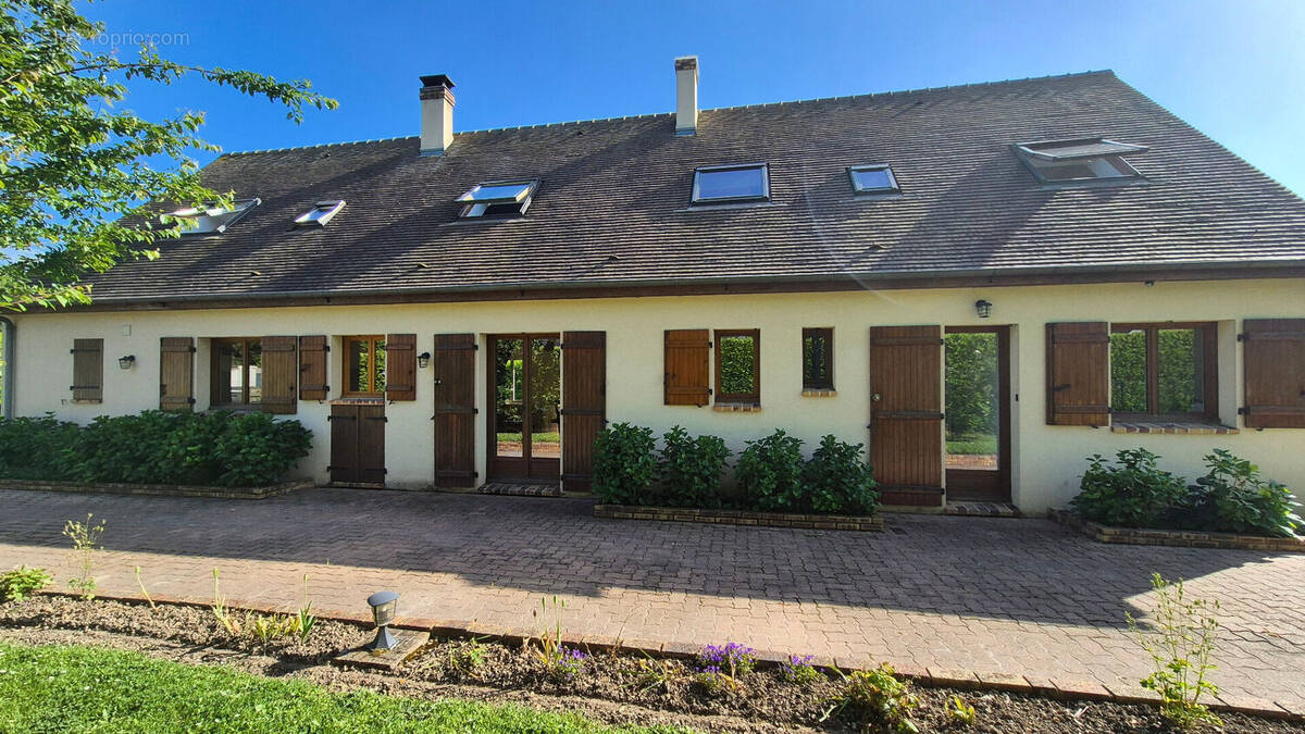 Maison à THOIRY