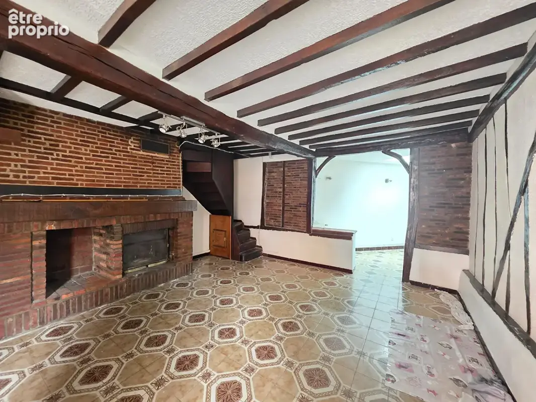 Maison à CREVECOEUR-LE-GRAND