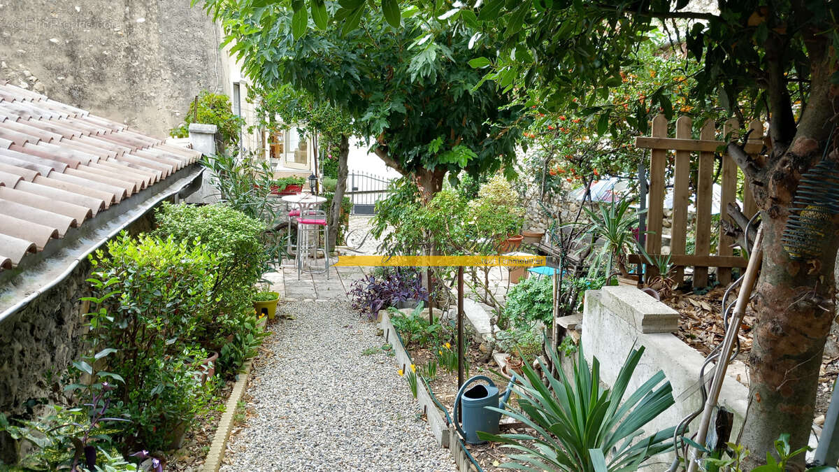 Maison à LA COUCOURDE