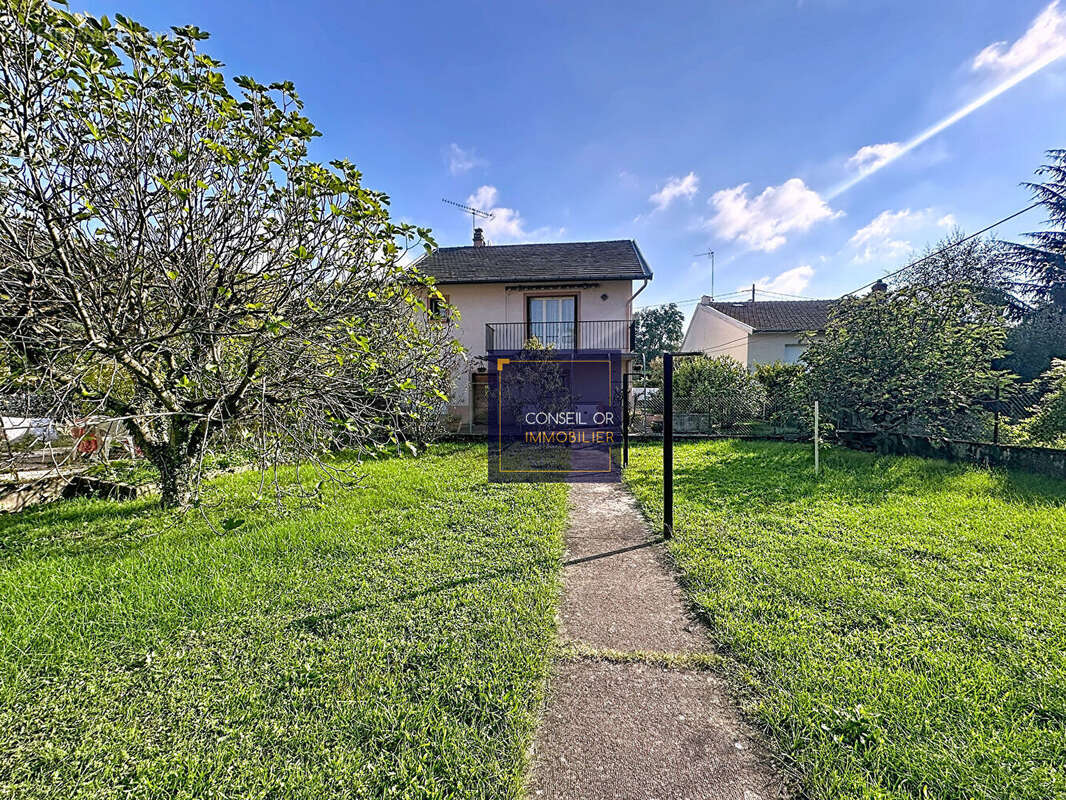Maison à SAINTE-FOY-LES-LYON