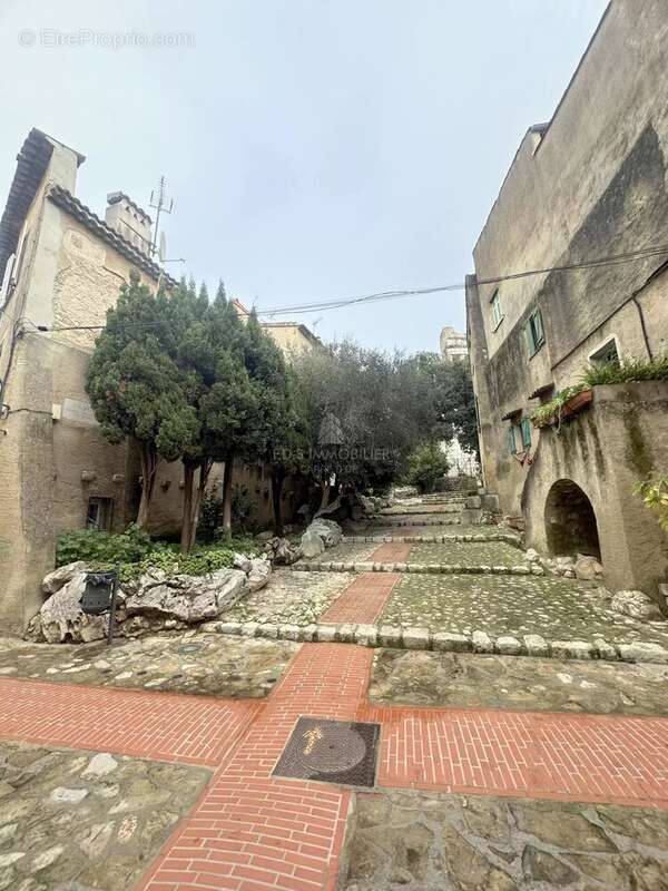 Appartement à LA TURBIE