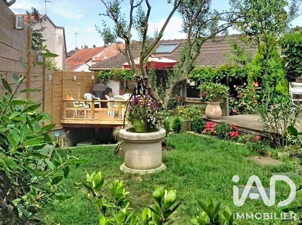 Maison 300 m² à Montlhery  - photo 2