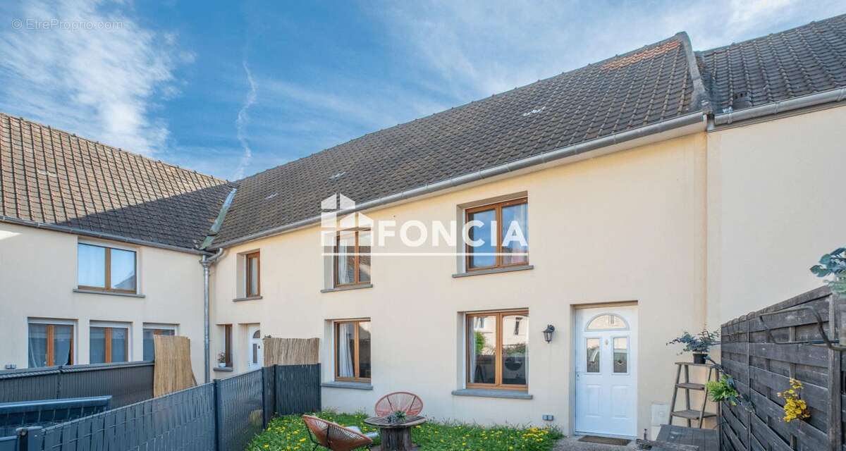 Maison à ATTAINVILLE