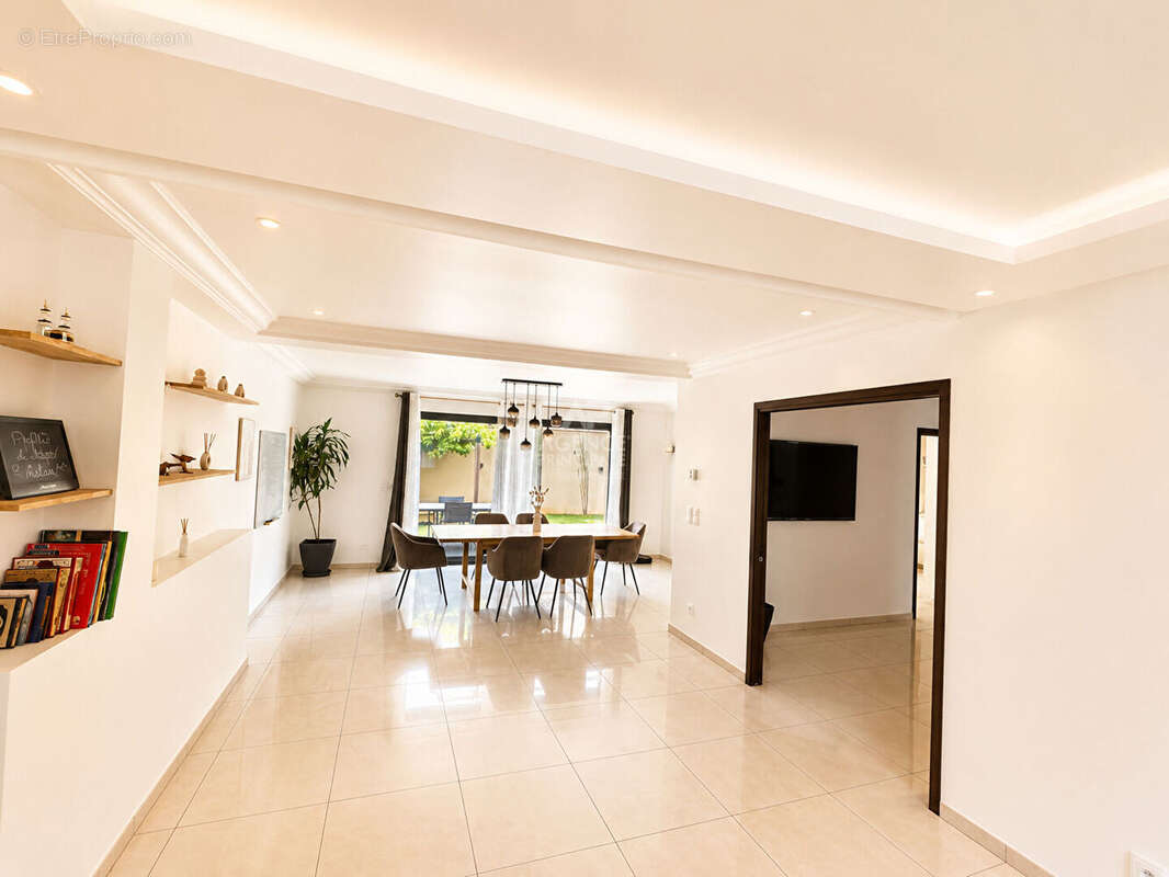 Maison à VERNEUIL-SUR-SEINE
