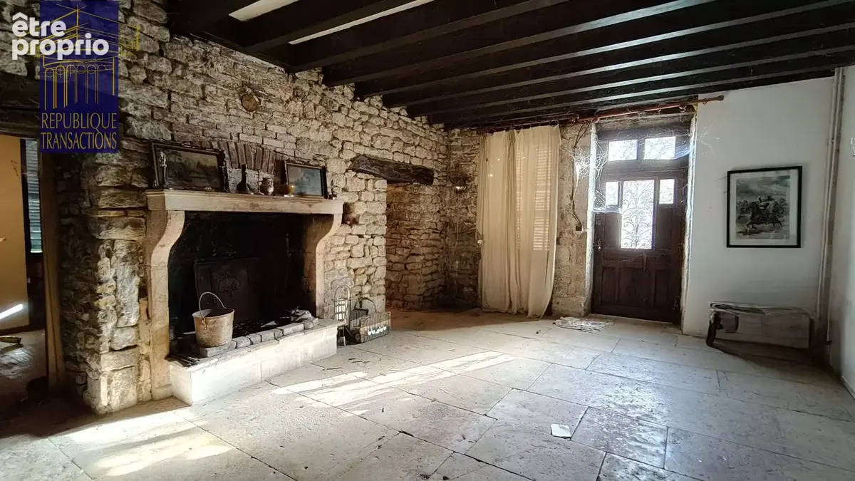 Authentique demeure en pierre avec dépendances et fort potentiel - photo 10