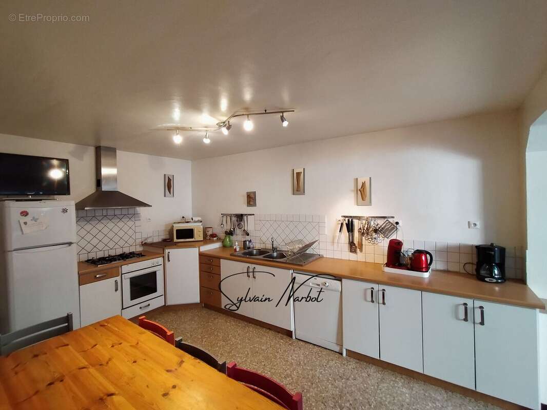 Maison 144 m² à Aigues-Mortes  - photo 12