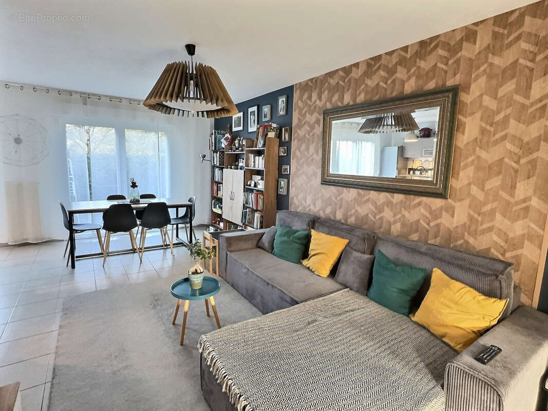 Maison à SAINT-BRES