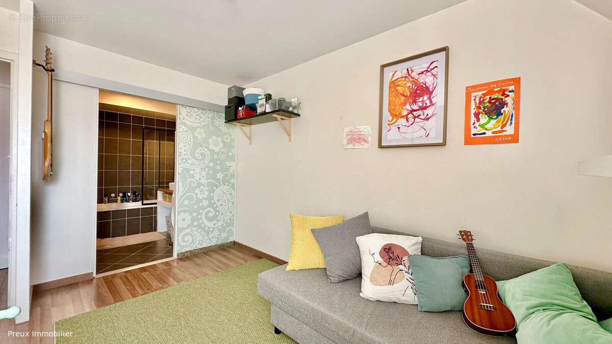 Appartement à PRINGY