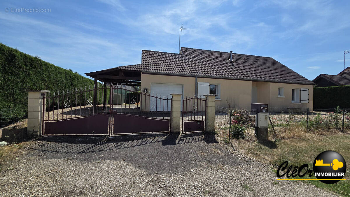 Maison à PIERRE-DE-BRESSE