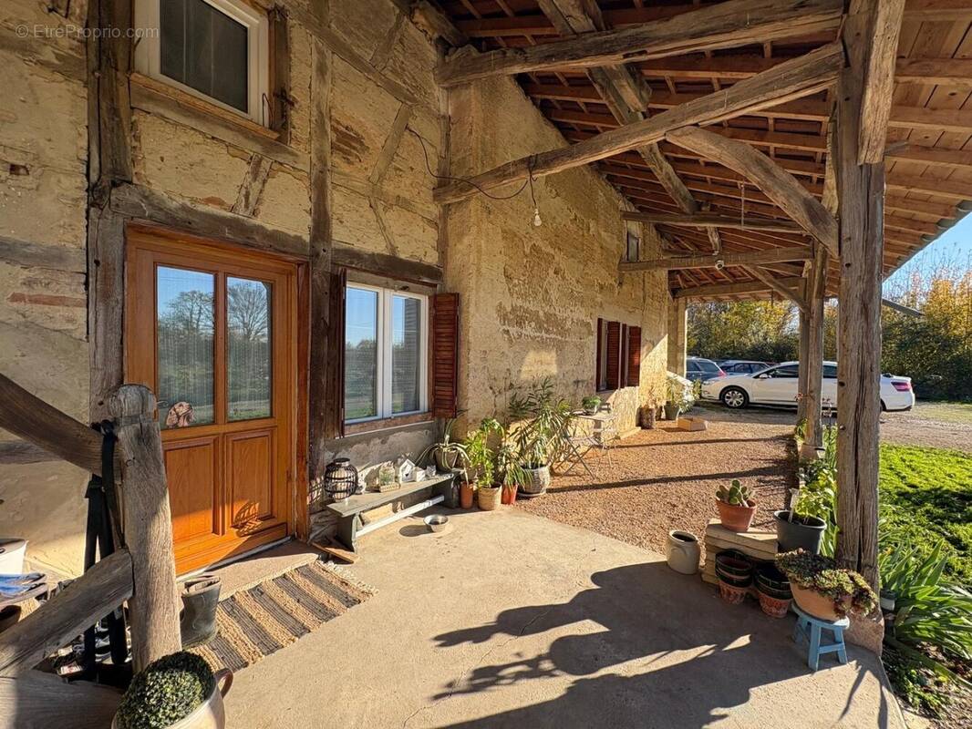 Maison à ROMENAY