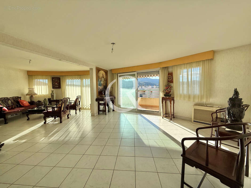 Appartement à HYERES