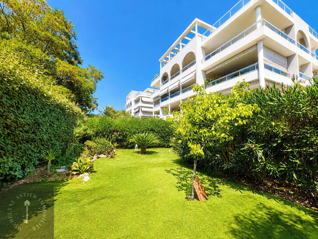 Appartement à SAINT-LAURENT-DU-VAR