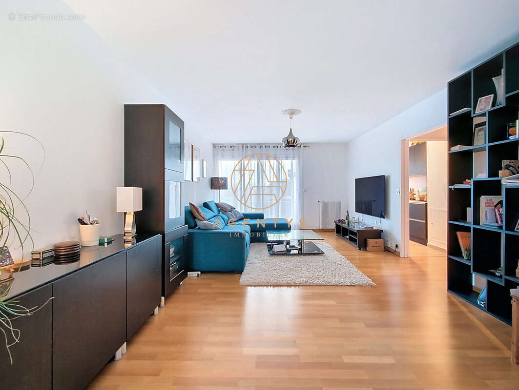 Appartement à SAINT-MAUR-DES-FOSSES