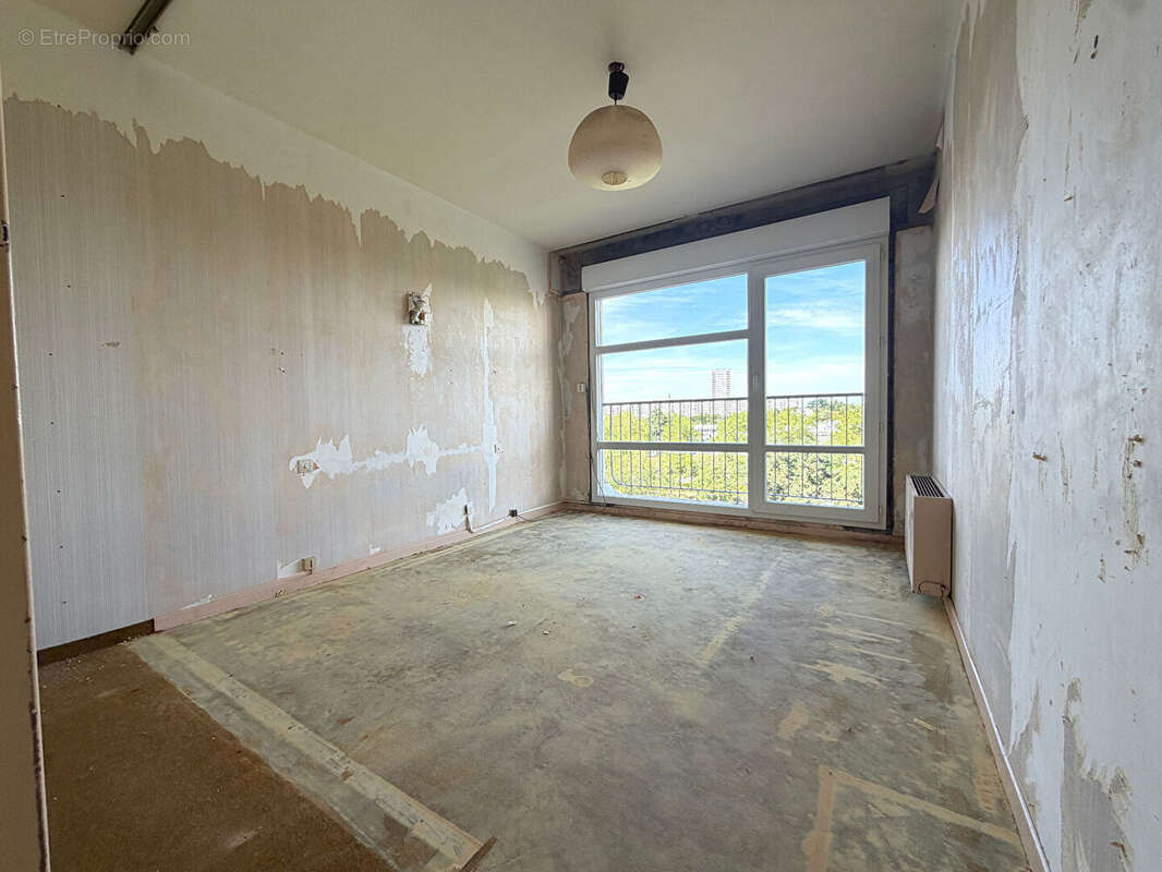 A VENDRE - Appartement Type 4 à RENNES (Secteur Rennes Sud) - photo 8