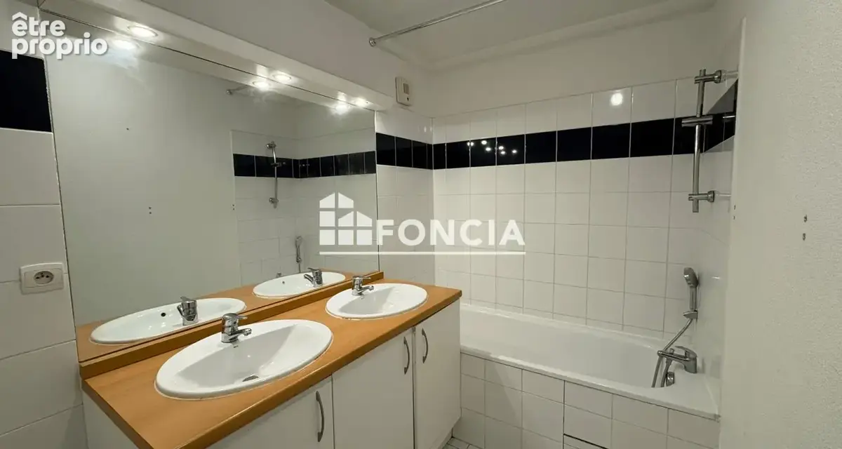Appartement proche du centre-ville, environ 85 m², résidence avec piscine sécurisée - photo 5