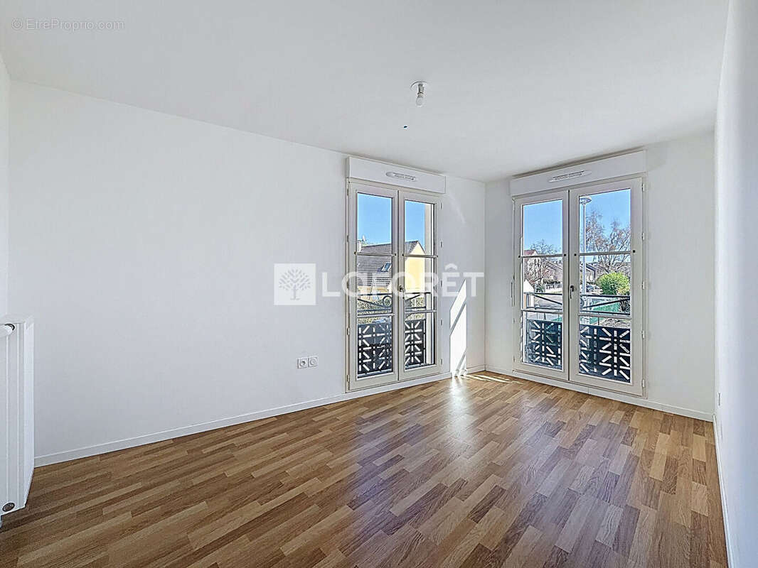 Appartement à MOISSY-CRAMAYEL