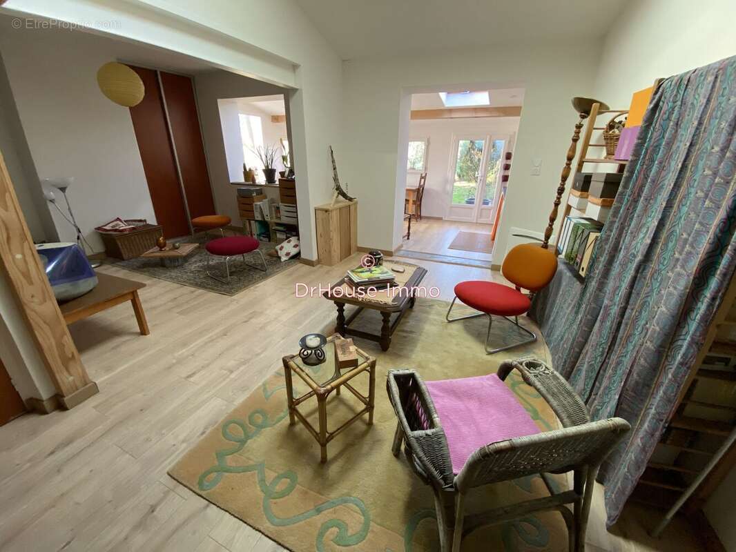 Maison à LA TOUR-DU-CRIEU