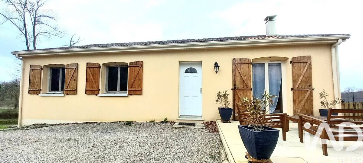 Photo 1 - Maison à SAINT-HILAIRE-BONNEVAL