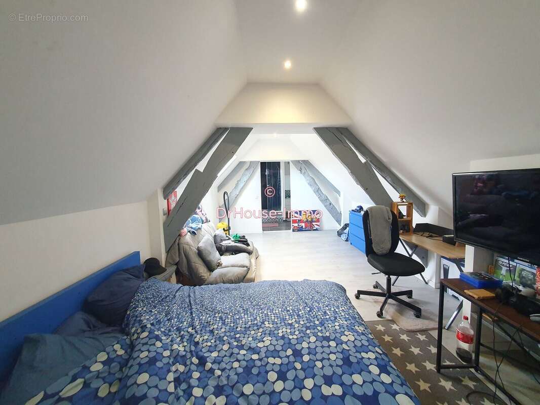 Maison à BAGUER-MORVAN