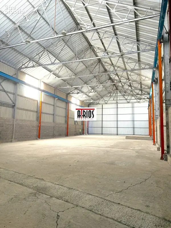 Commerce 3 741 m² à vendre à Manosque (04100) - photo 4