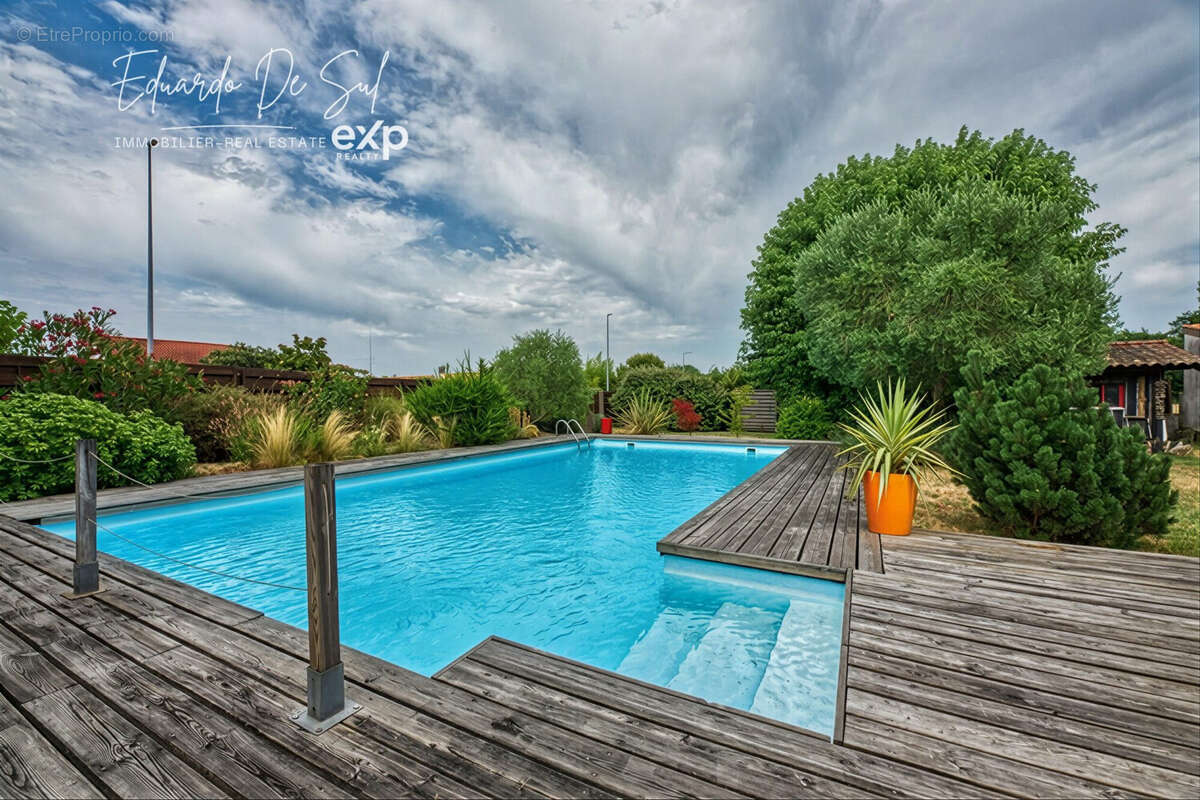 Maison à BLANQUEFORT