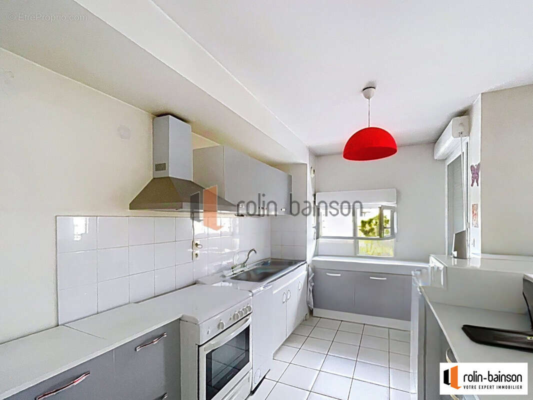 Appartement 67 m² à Venissieux  - photo 4