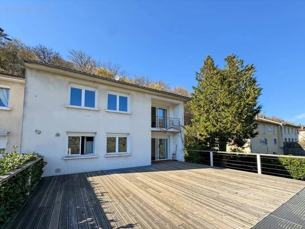 Maison à CHAMPCEVINEL