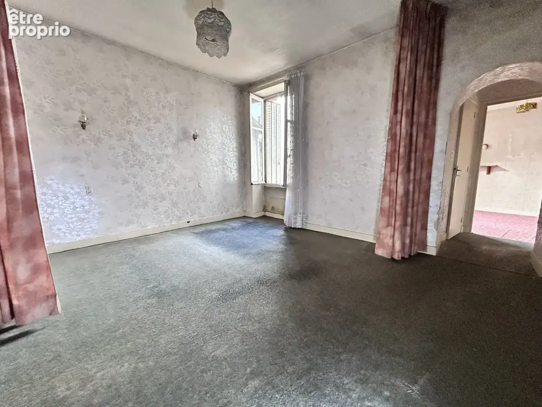 LIMOGES - Maison de ville à rénover entièrement (100 m2) avec cour - photo 3