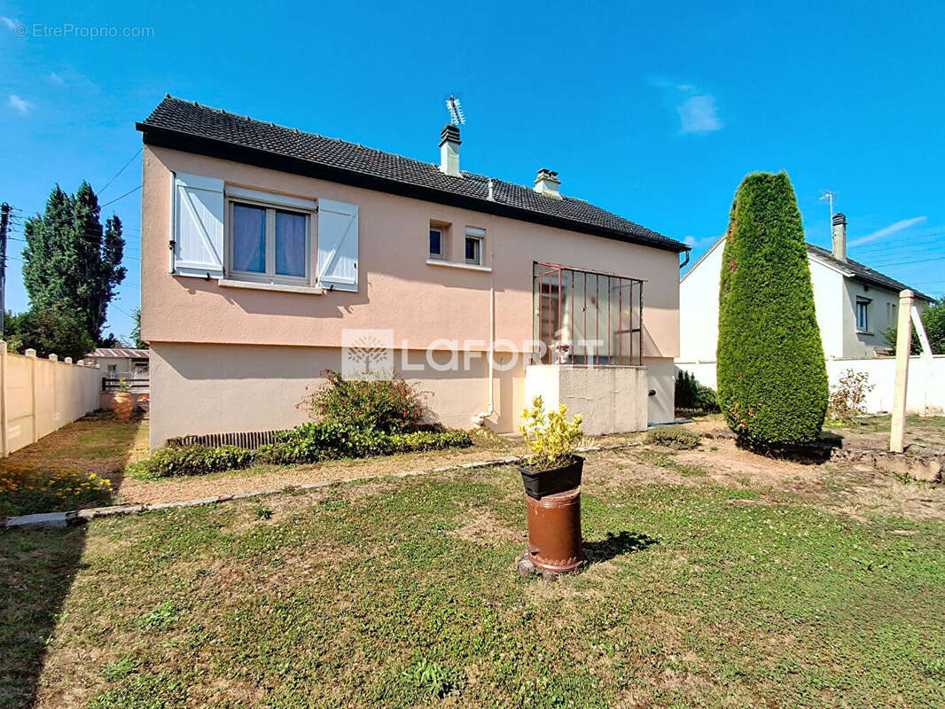 Maison à AMILLY