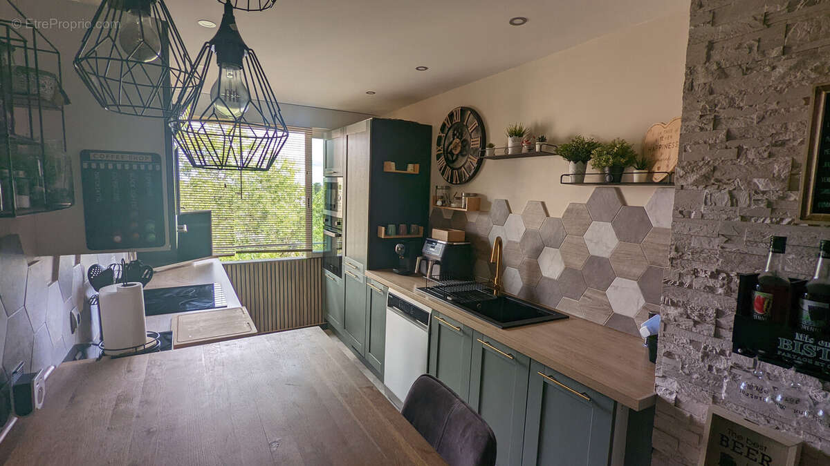 Appartement à CHENOVE