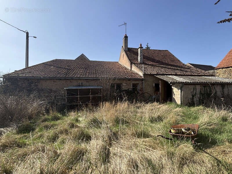 Maison à PRECY-SOUS-THIL