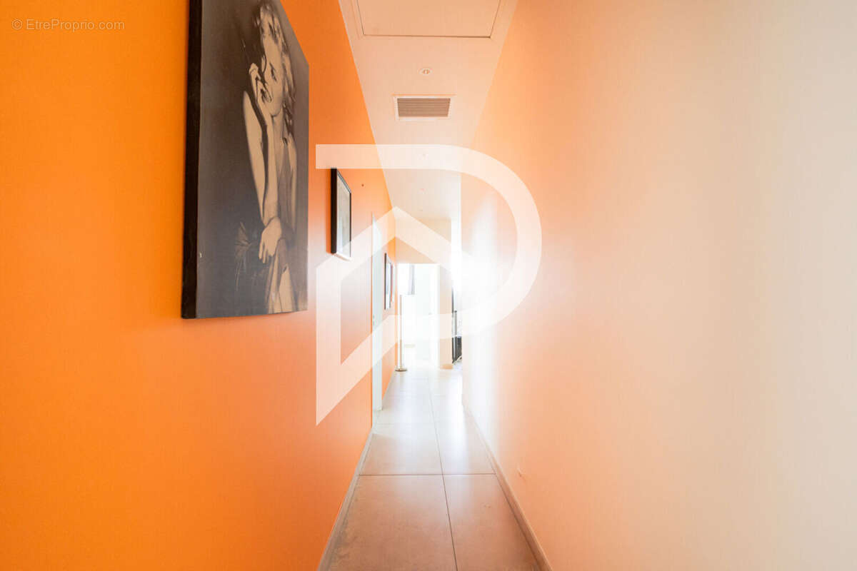 Appartement à MARSEILLE-5E