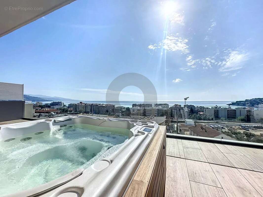 Appartement à ROQUEBRUNE-CAP-MARTIN