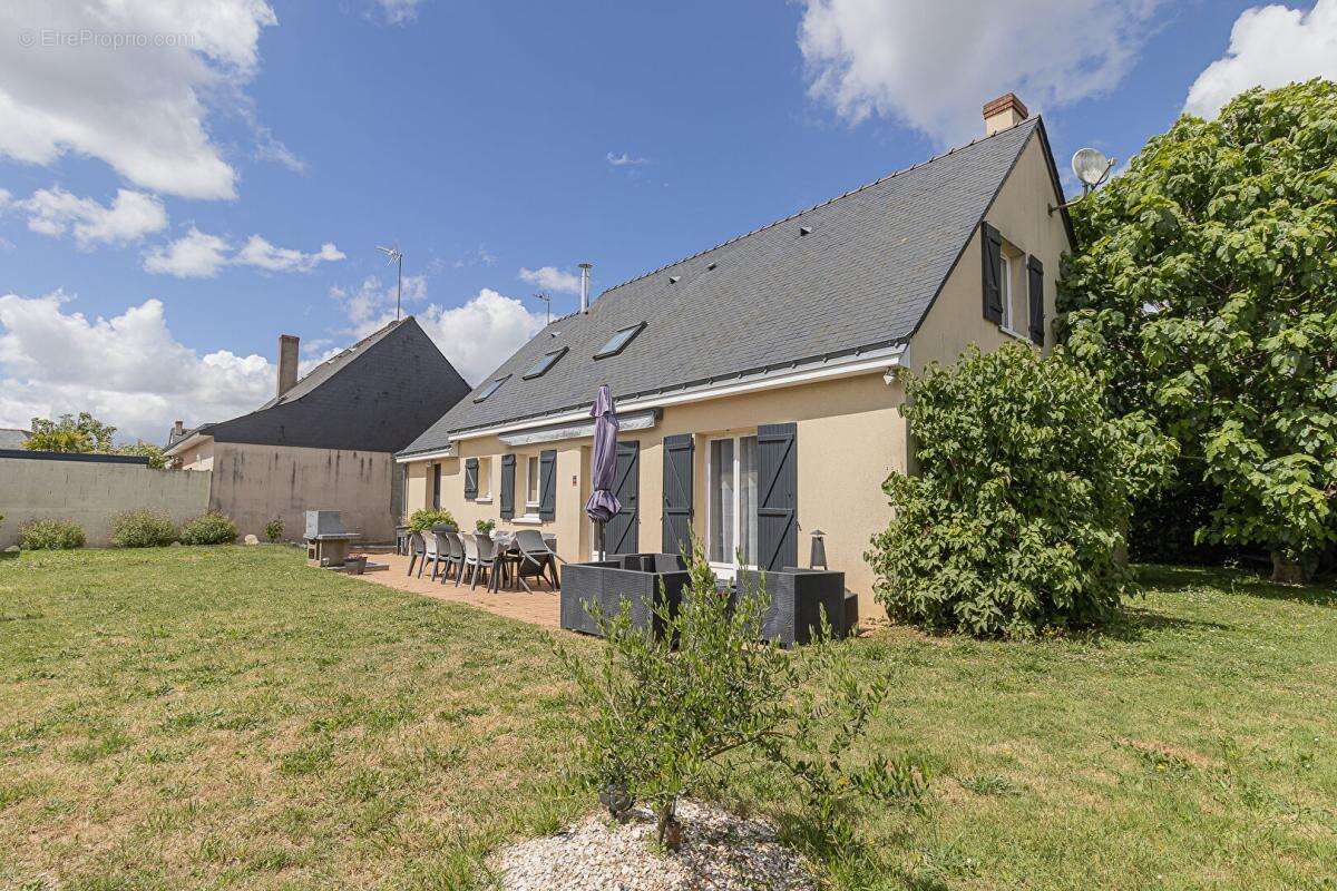 Angers quartier Camus / Nazareth - Maison familiale non mitoyenne - 5 chambres, jardin et terrasse. Vie de plain-pied - photo 2