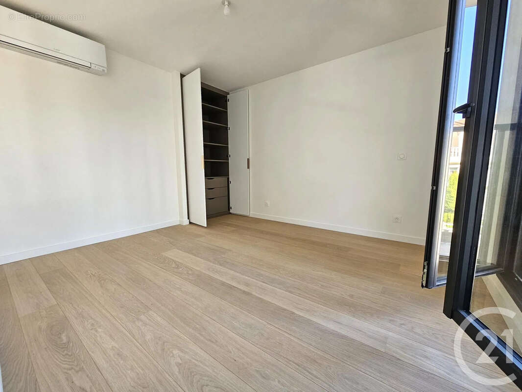 Appartement à SAINT-MAUR-DES-FOSSES