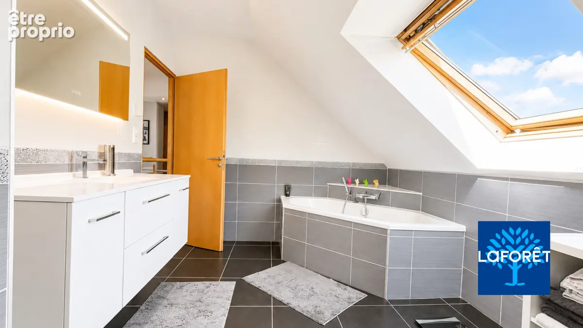 Maison d'architecte 180 m² à Sebourg - photo 13