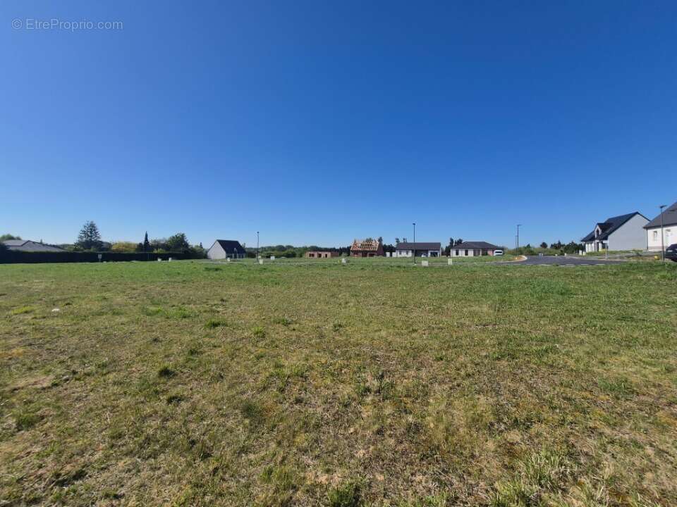 Terrain à THUN-L'EVEQUE