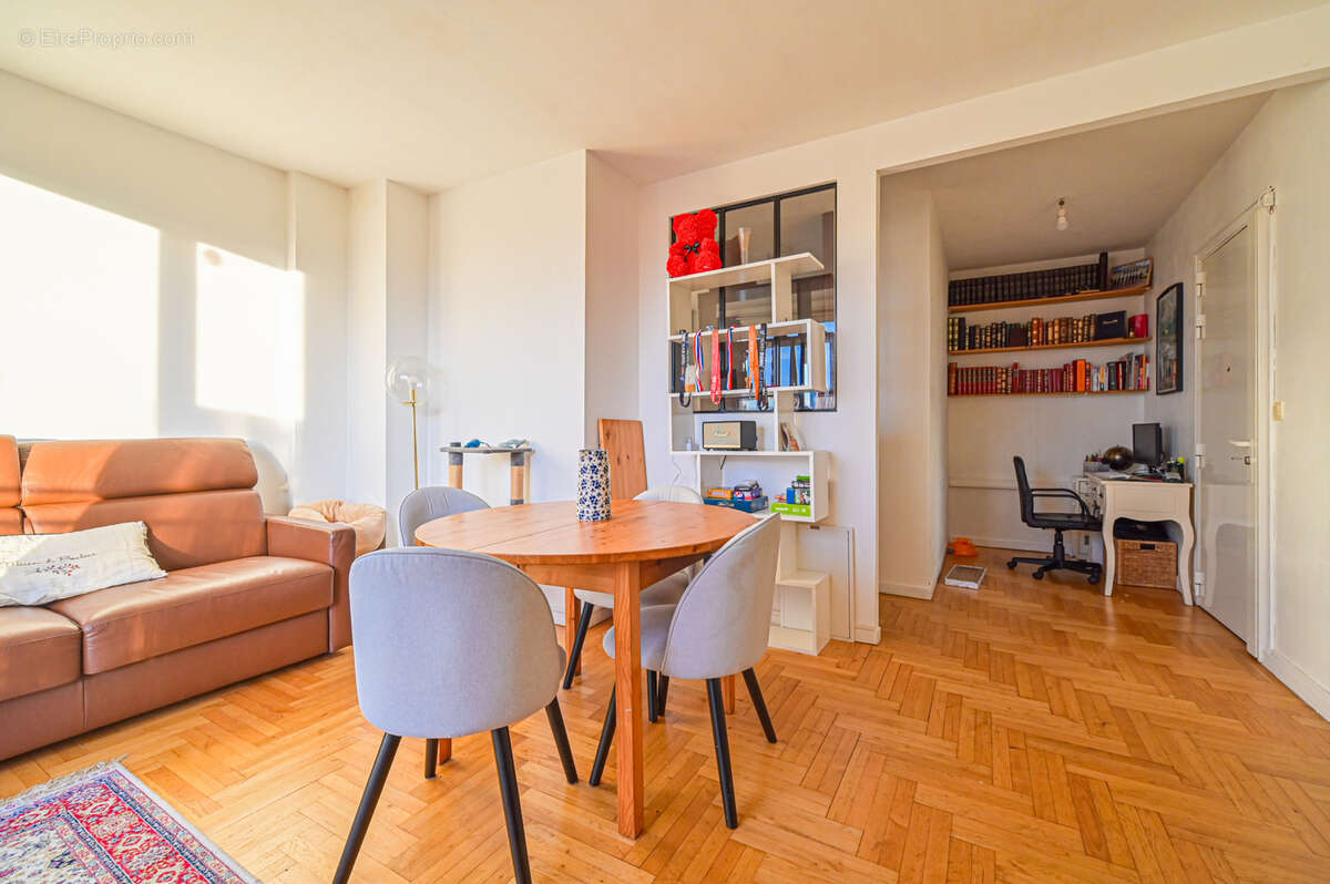 Appartement à MAISONS-ALFORT