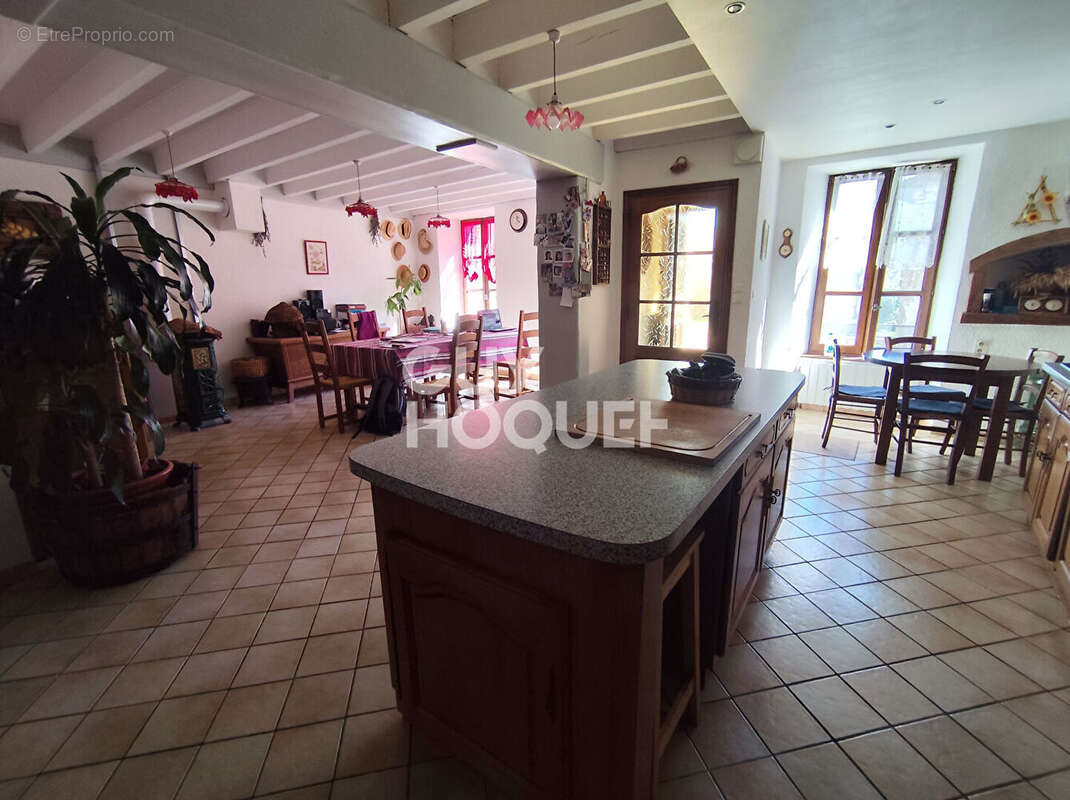 Maison à NOIRETABLE