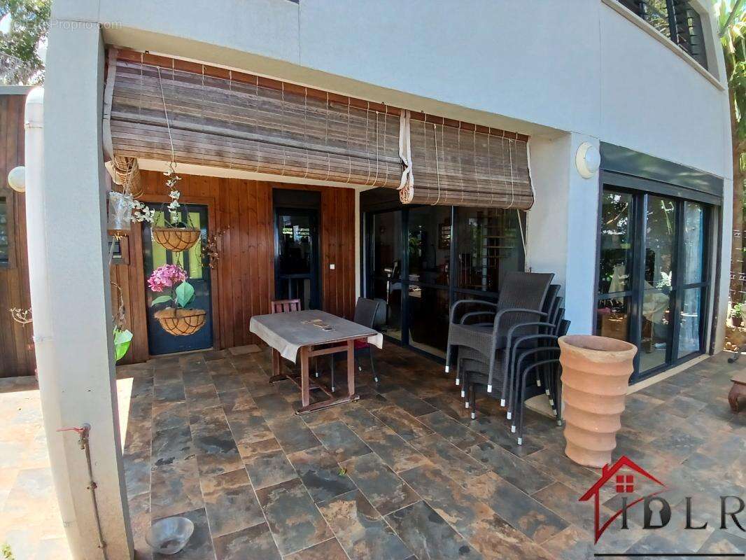 A vendre Charmante villa F4/5 de 133 m2 sur terrain arboré d - photo 3