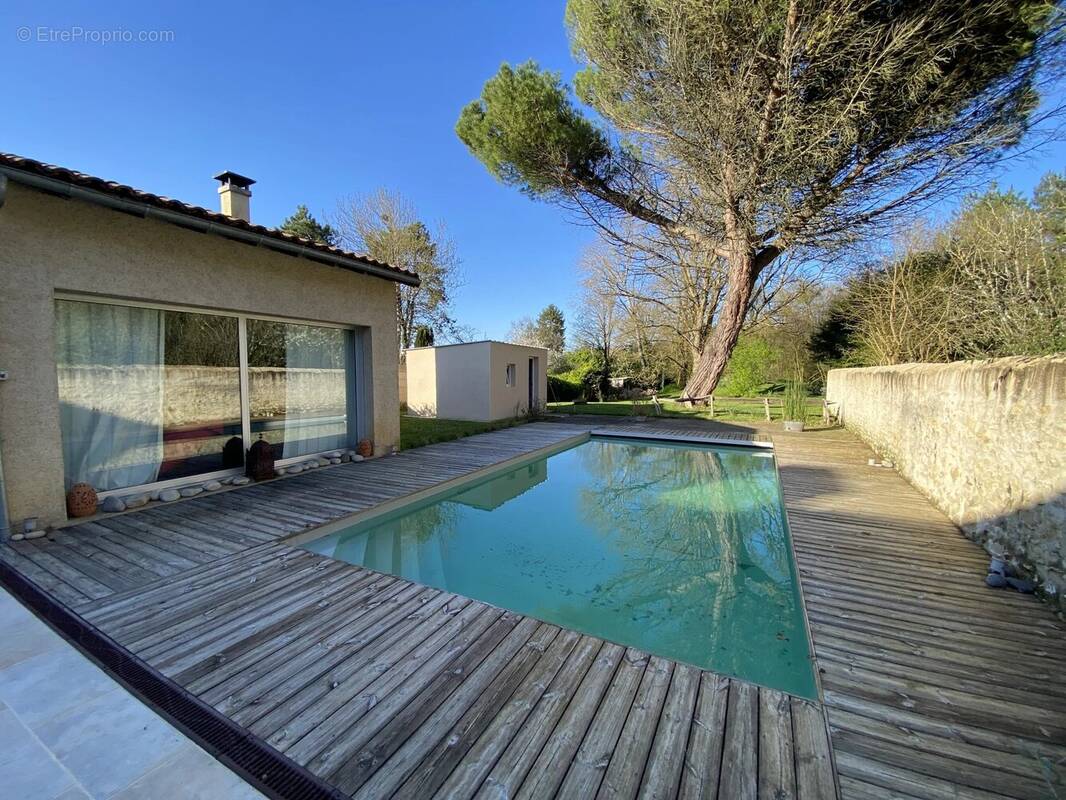 Maison à FONTAINE-LE-COMTE