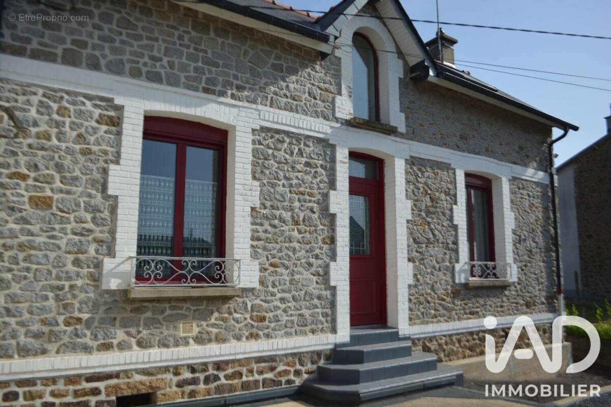 Photo 1 - Maison à FOUGERES